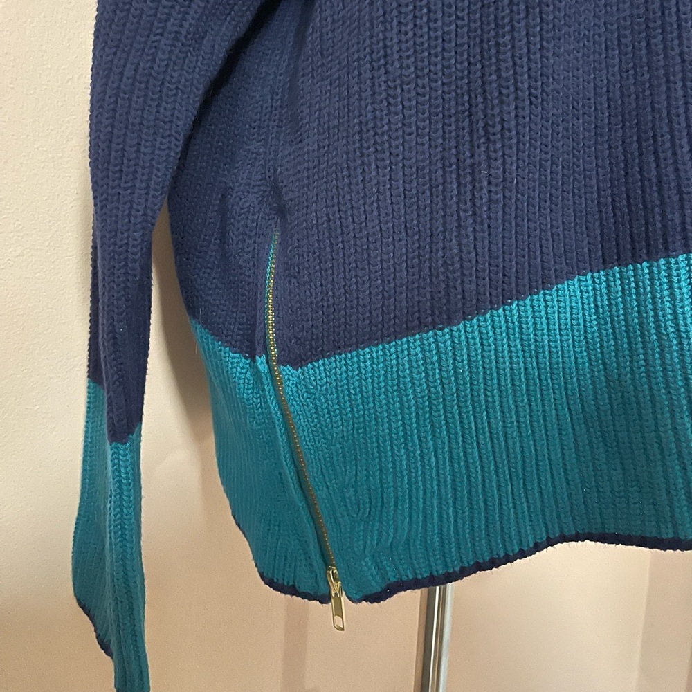 NWT Crown & Ivy Color Block Teal/Navy Knit Sweater w/ Side Gold Zippers S - Picture 5 of 8